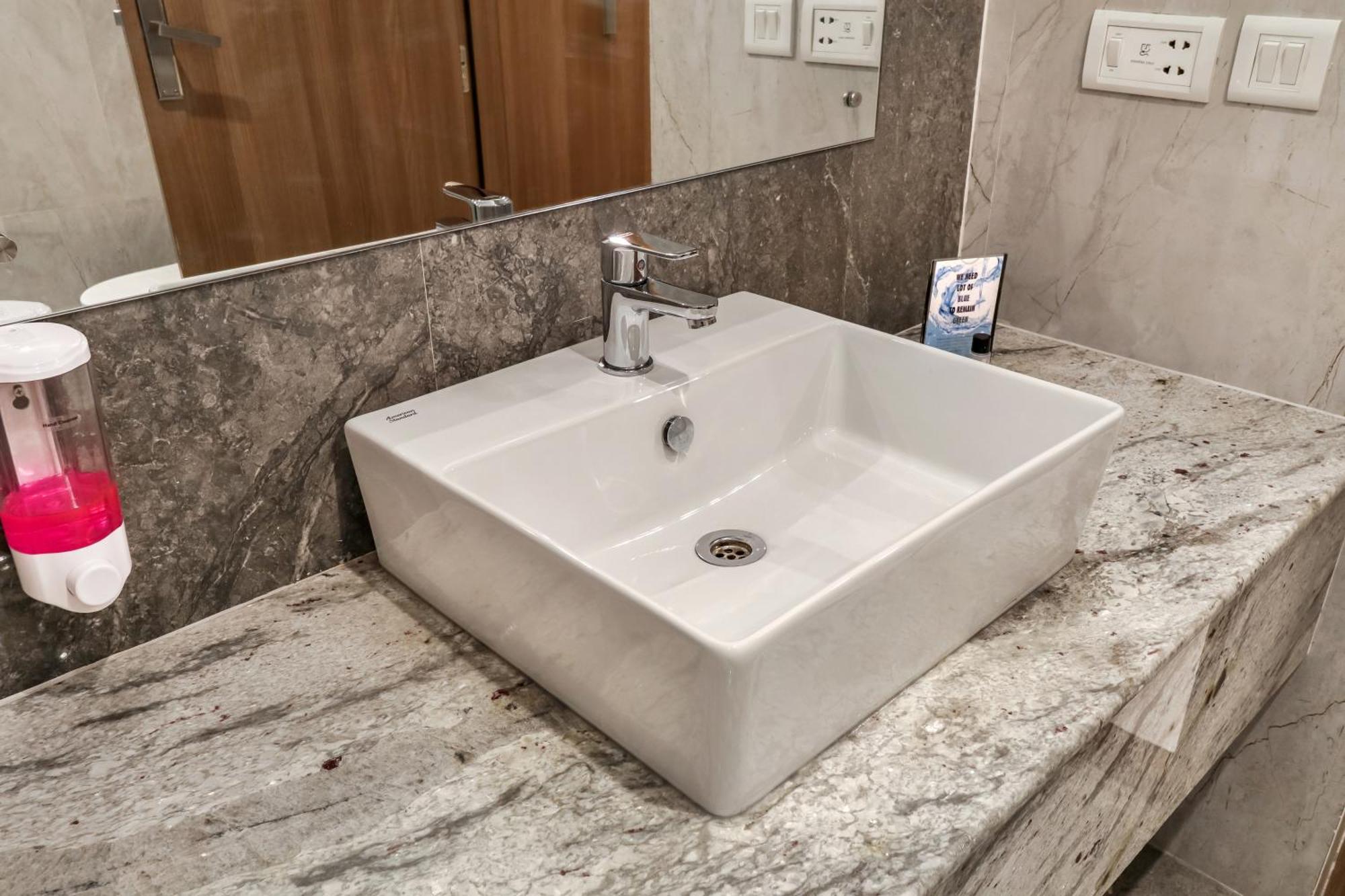 Starlit Suites Newtown Καλκούτα Εξωτερικό φωτογραφία